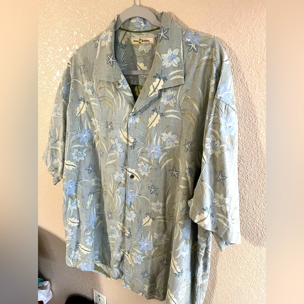 Light blue Tommy Bahama 2X button down